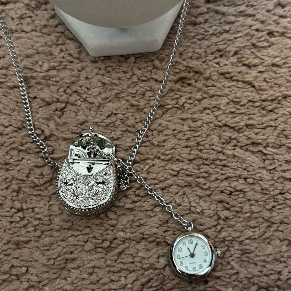 QVC vintage necklace with hidden pocket watch inside purse very unique - Picture 3 of 6